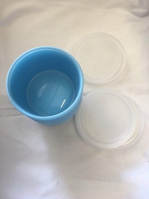 DENTURE CUP W/LID-EA