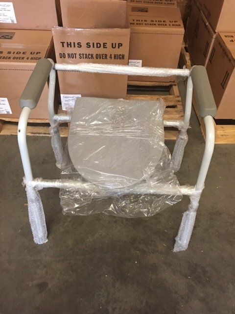 COMMODE CHAIR W/REM.BACK
