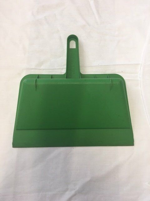 DUST PAN #6 PLASTIC-EA