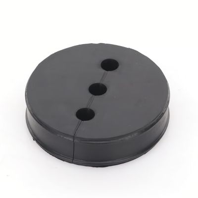 Inserto de Caucho de 4&quot; Con Tres Orificios para Cable de 3/8 in
