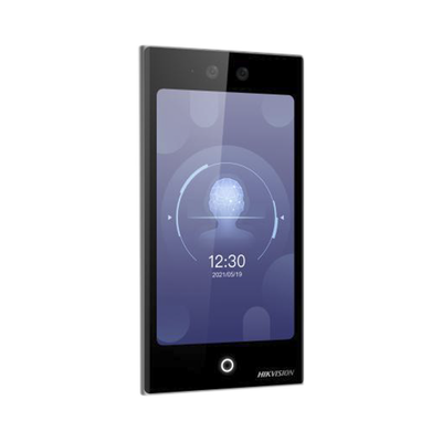 Terminal Facial WiFi con pantalla de 7&quot; / Exterior IP65 / 10,000 Rostros y 50,000 Tarjetas / 10,000 Huellas (Módulo Opcional) / ISAPI / ISUP 5.0 / Codigos QR y Bluethooth