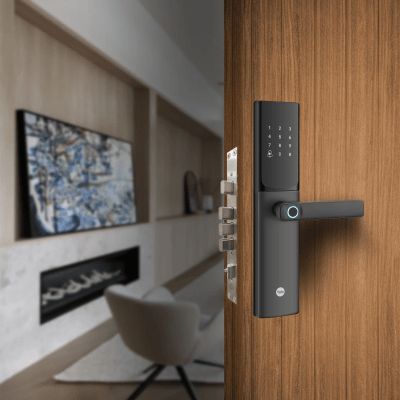 Cerradura Digital JULIUS / Sensor de Huella con Inteligencia Artificial / Registro de 100 Huellas y 100 Códigos / Bloqueo Automático / Modo Niños / IP54 / Incluye 2 Llaves de Alta Seguridad y 4 Tarjet