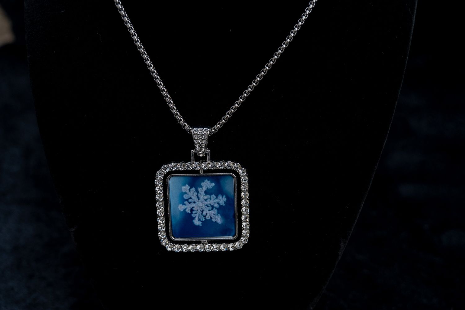 Double-Sided Necklace: Snowflake