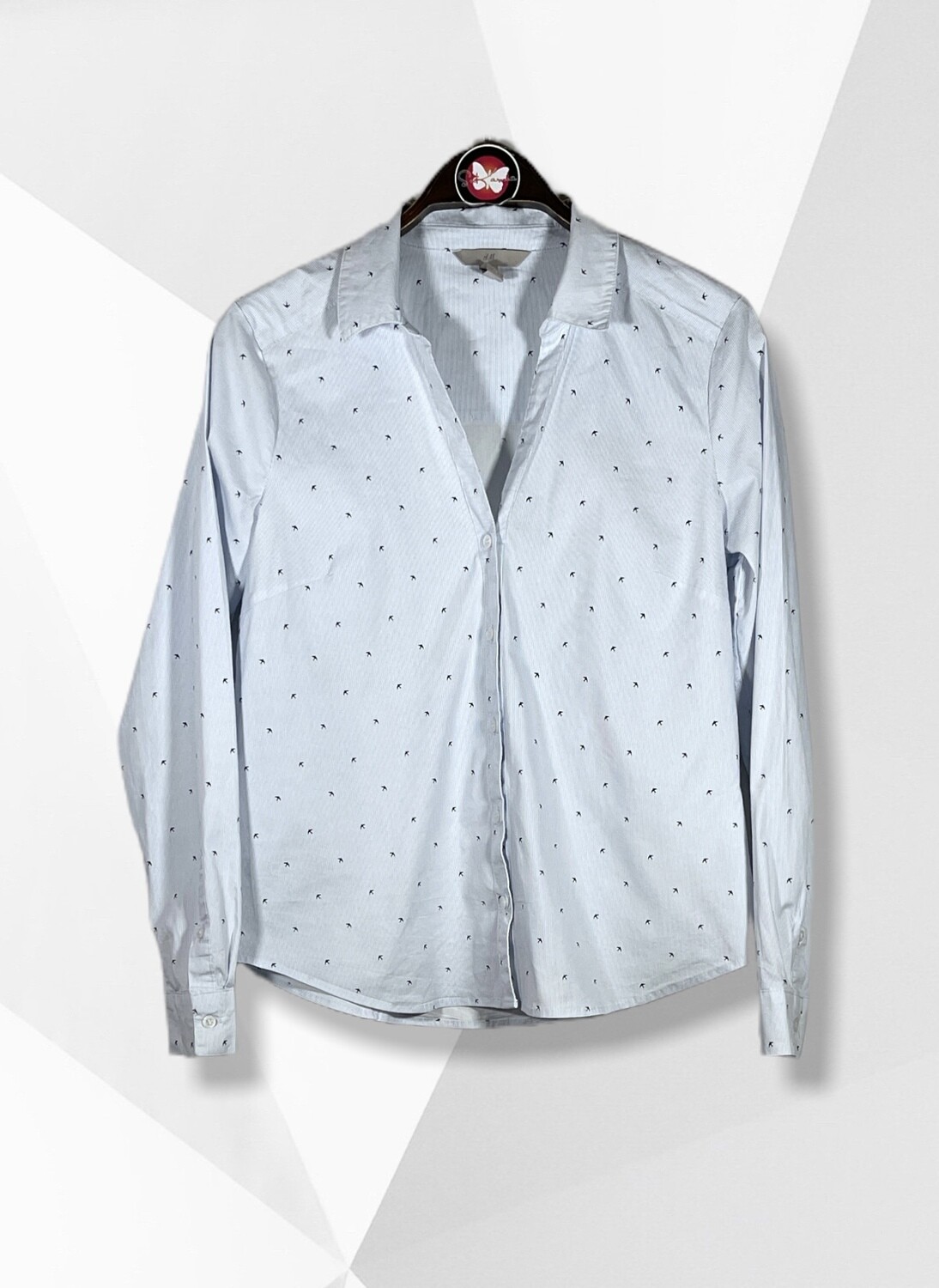 Camisa de manga larga con rayitas y golondrinas H&M Talla 40