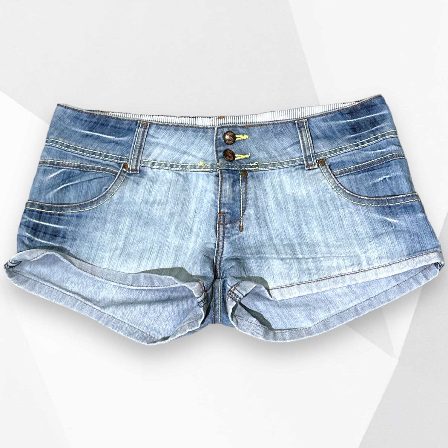 Short vaquero stradivarius hotsell