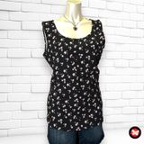 **SALES** Camiseta sin mangas estampado florecitas Talla L