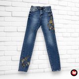 Pantalón vaquero con bordados STRADIVARIUS Talla 34