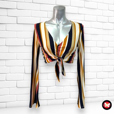 Camiseta cropped con lazo FASHIONOVA Talla S