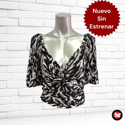 Camiseta cropped con estampado SINSAY Talla S