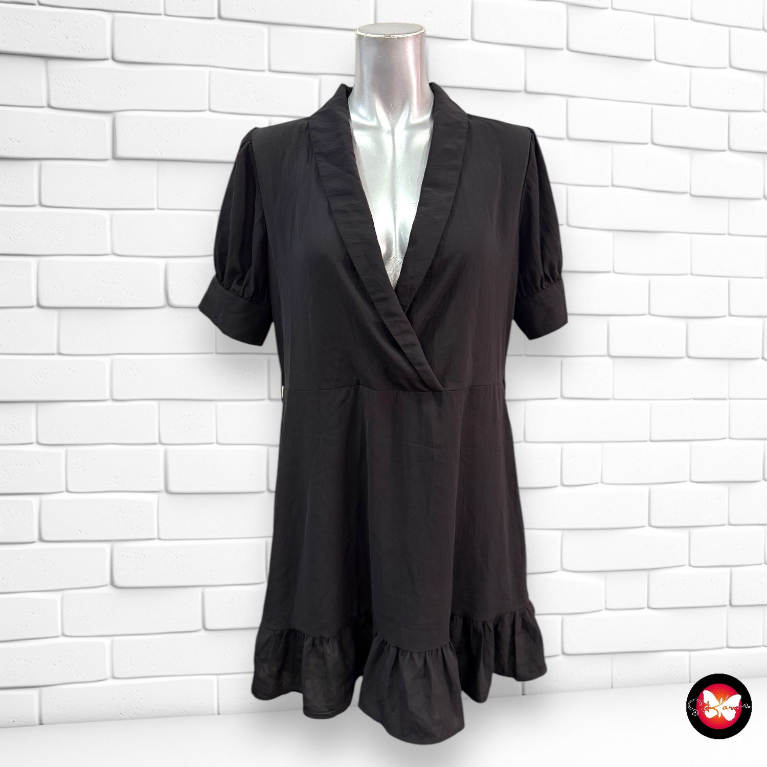 Vestido con escote NA-KD Talla 36