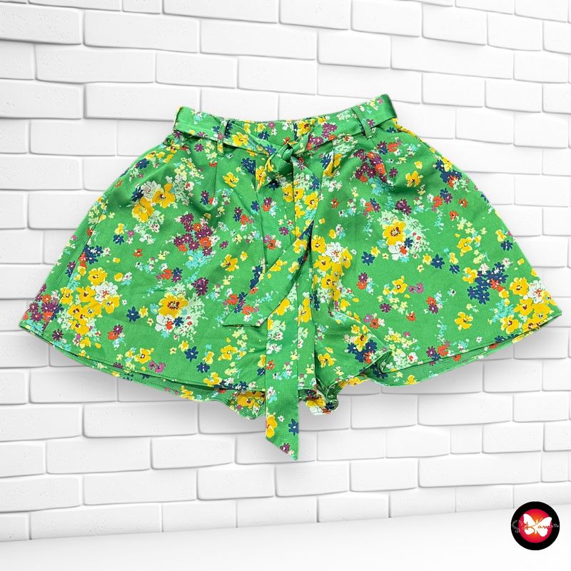 Short con florecitas BERSHKA Talla S