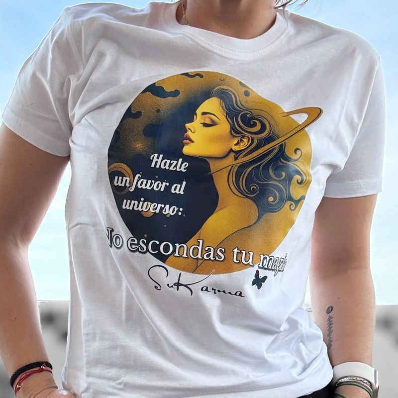 Camiseta feminista "UNIVERSO"