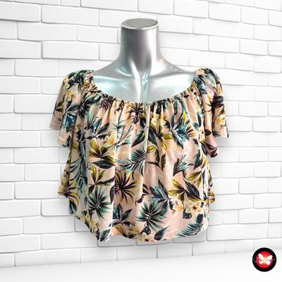 Blusa cortita con escote de barco BERSHKA Talla L