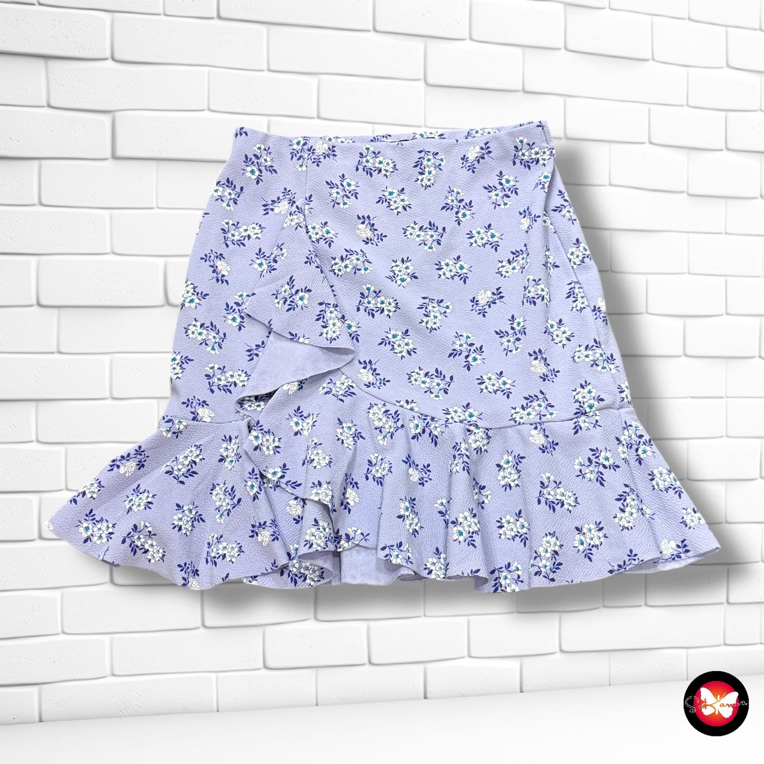 Falda de florecitas con volante BOOHOO Talla 38