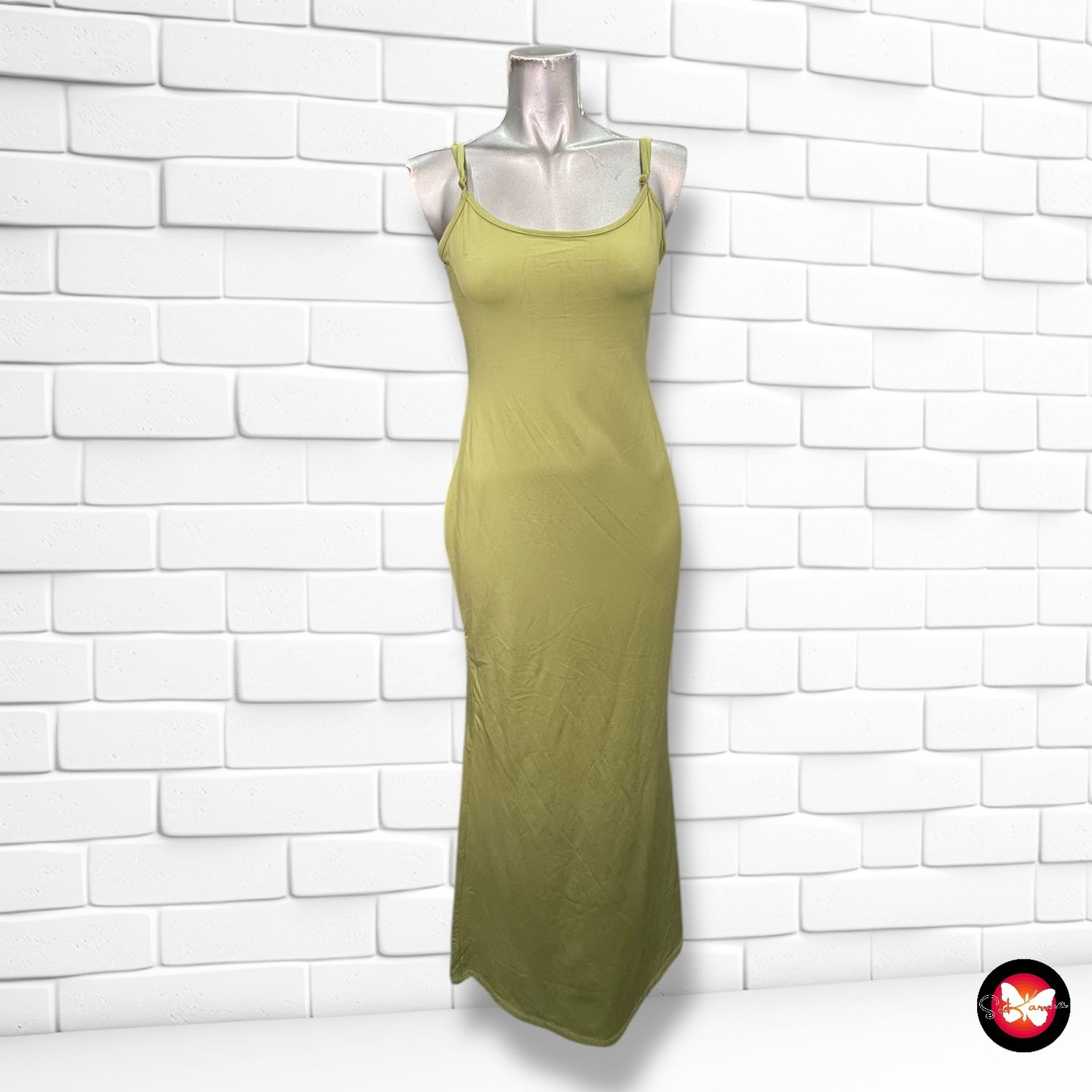 Vestido largo básico BERSHKA Talla M