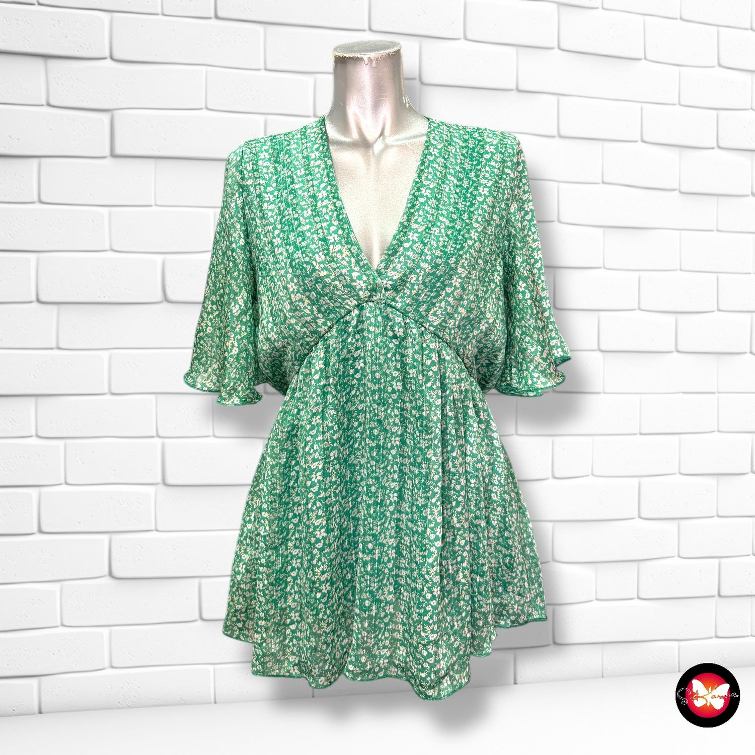 Blusa con estampado florecitas Talla M