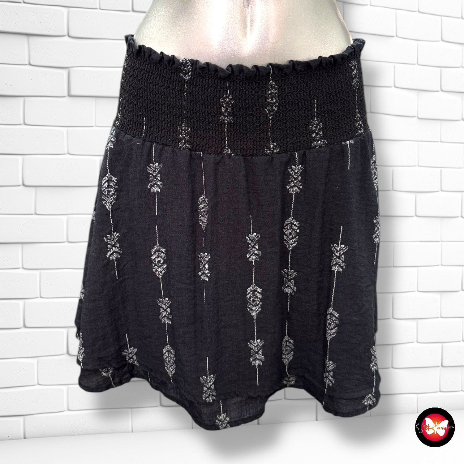 Falda sueltita CIRCLE OF MUST Talla S