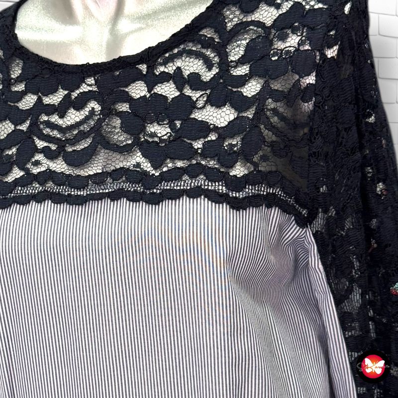 Blusa con encaje ZARA Talla XS