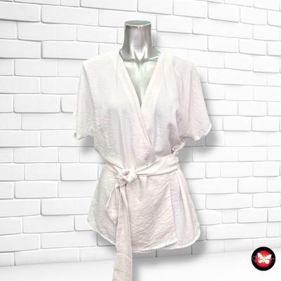 Blusa con cinturón STRADIVARIUS Talla S