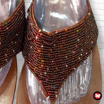 **HOY** Chanclas de mostacillas T38
