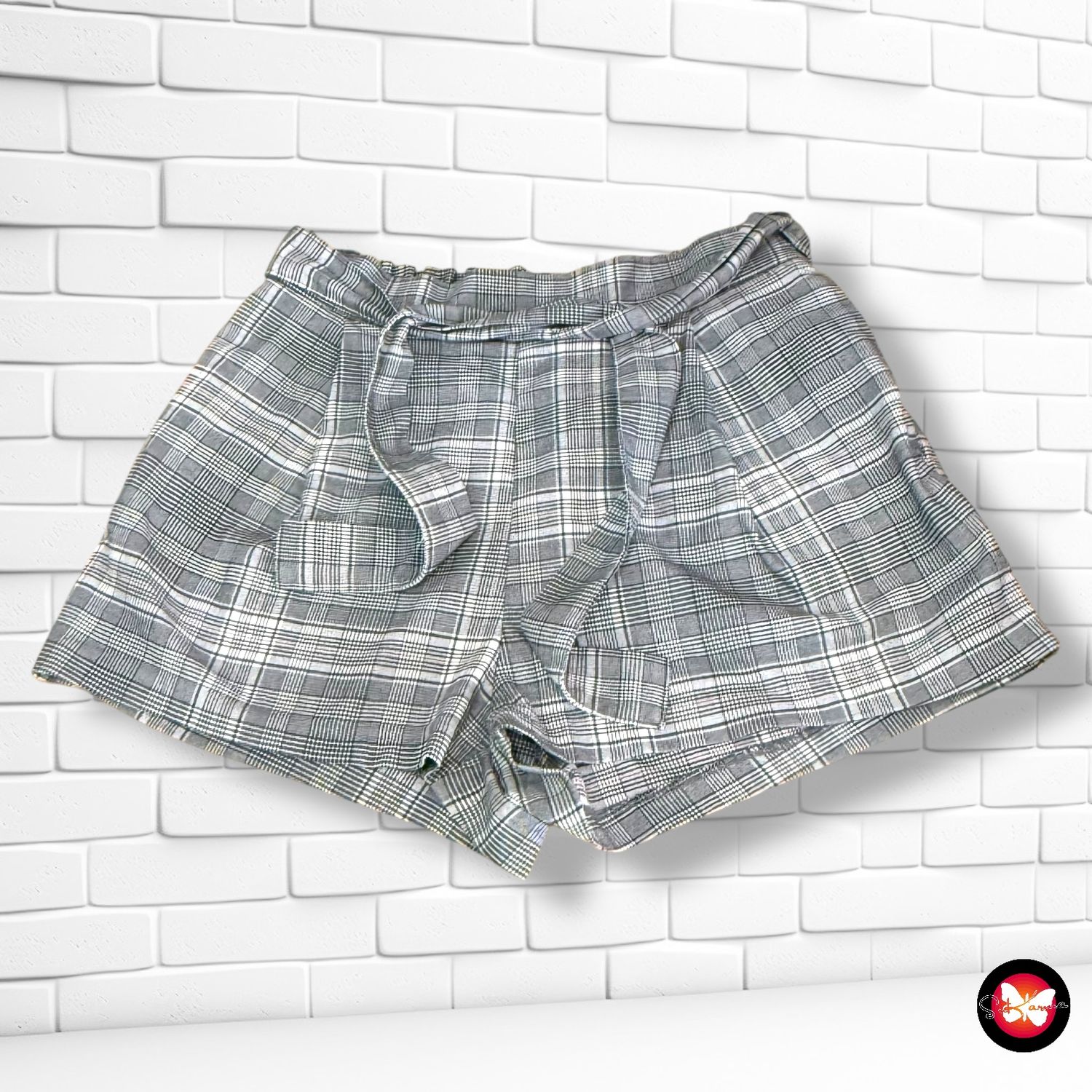 **HOY** Short sueltito DIVIDED Talla 36