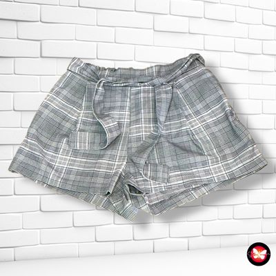 **HOY** Short sueltito DIVIDED Talla 36