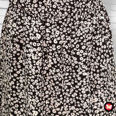 **HOY** Vestido de florecitas DISTRIKT Talla S (grande)