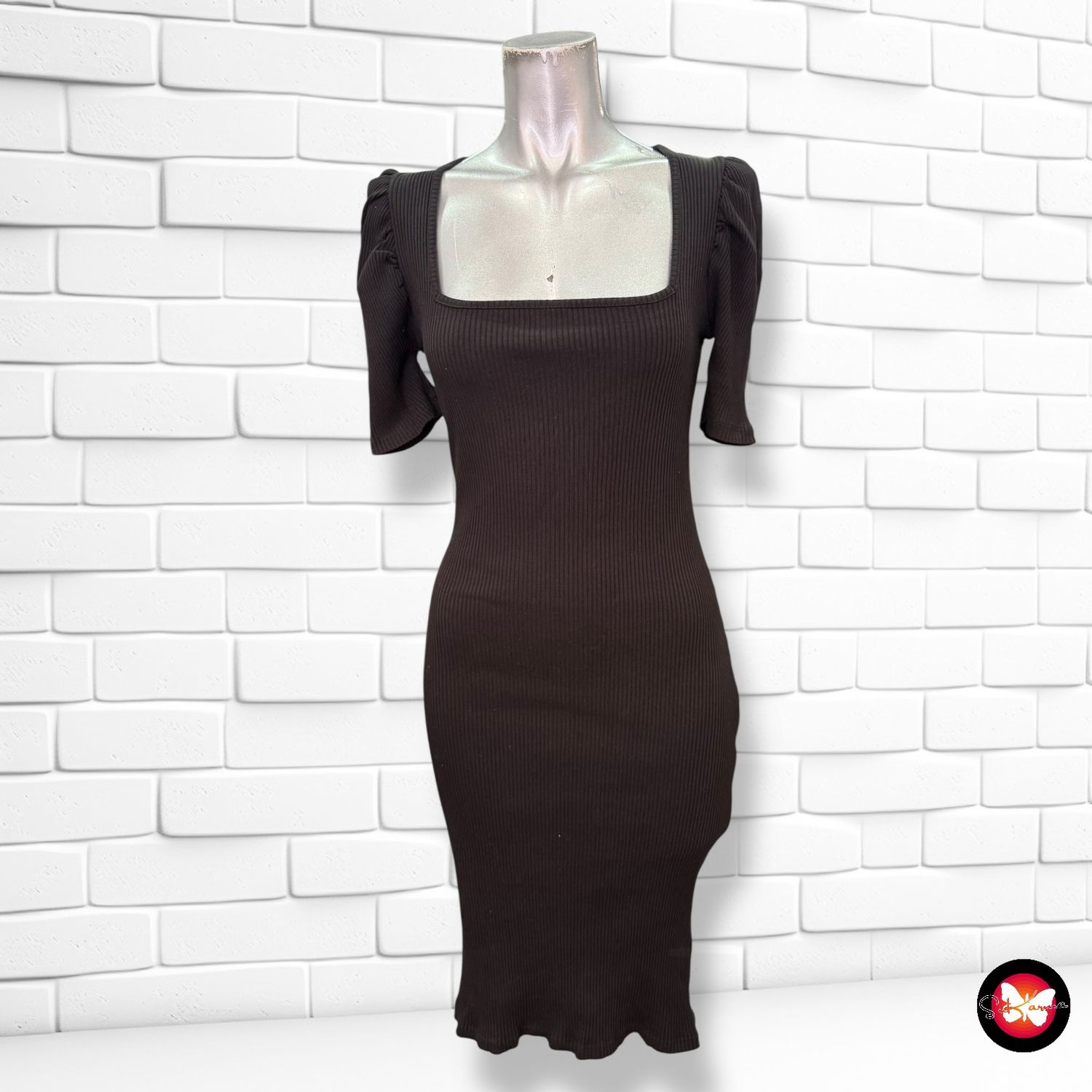**HOY** Vestido mini canalé con mangas abullonadas NA-KD Talla M