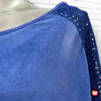 **HOY** Blusa sueltita LION OF PORCHES Talla M/L (grande)