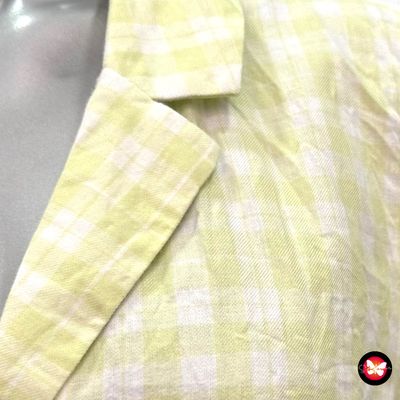 **HOY** Camisa cropped de cuadritos DIVIDED Talla 40