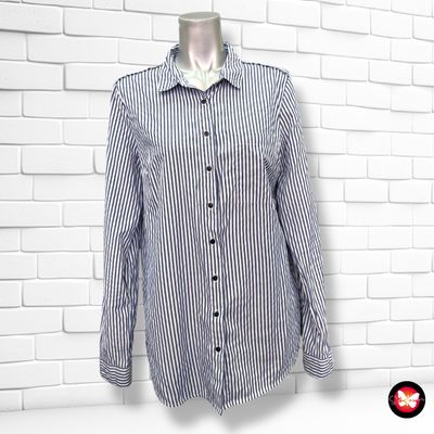 **HOY** Camisa de manga larga de rayitas SINSAY Talla M
