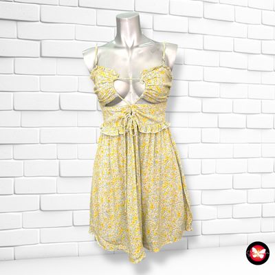 **HOY** Vestido cut-out de florecitas STR Talla M (pequeña)