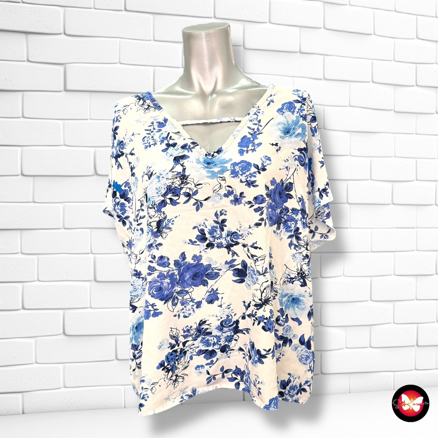 **HOY** Blusa de manga corta con flores EMERY ROSE Talla 0XL
