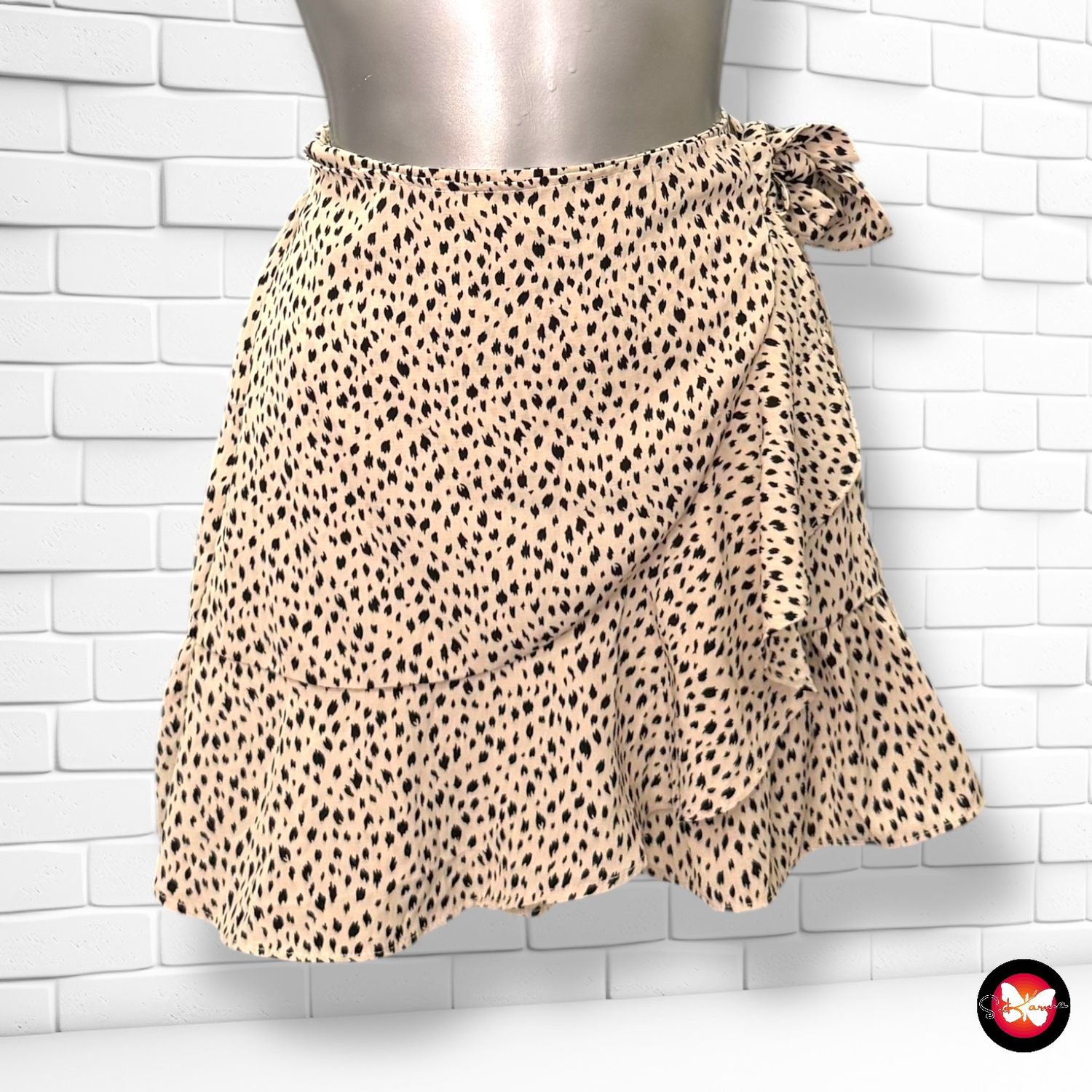 **HOY** Falda cruzada con vuelo SHEIN Talla XS