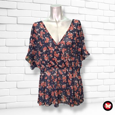 **HOY** Blusa traslúcida de flores SHEIN CURVE Talla 1XL