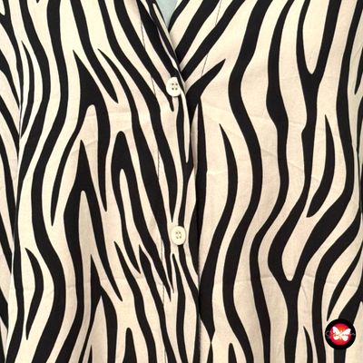 **HOY** Camisa de manga larga estampado cebra SHEIN Talla XXL