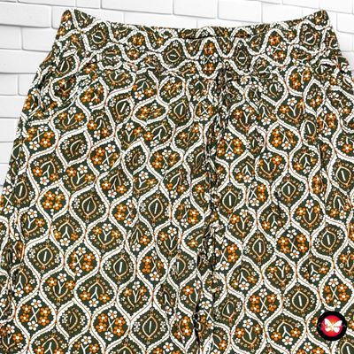 **HOY** Pantalón sueltito Talla M/L