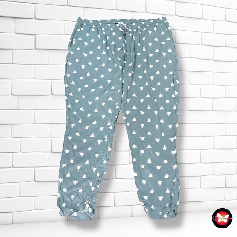 **HOY** Pantalón sueltito UNIT Talla 54