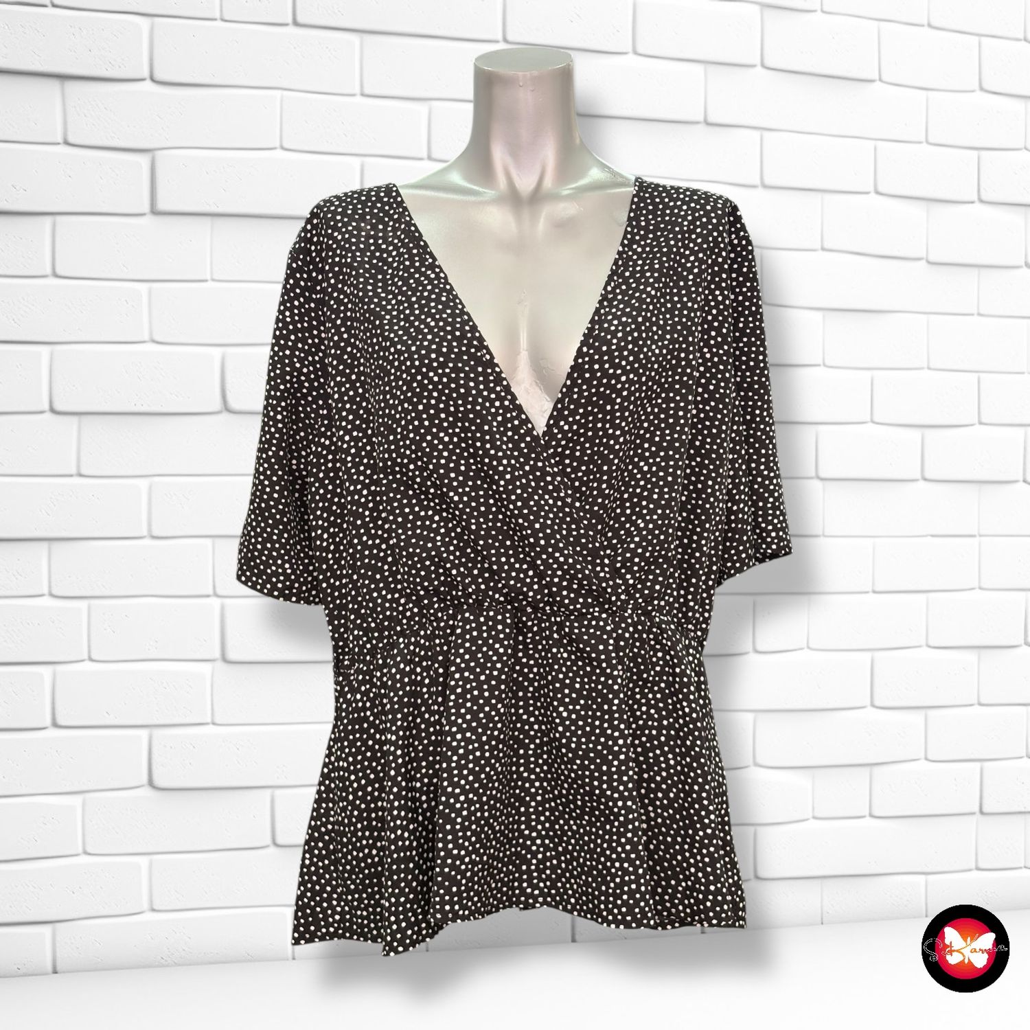 **HOY** Blusa escote cruzado con lunares BOOHOO Talla 48