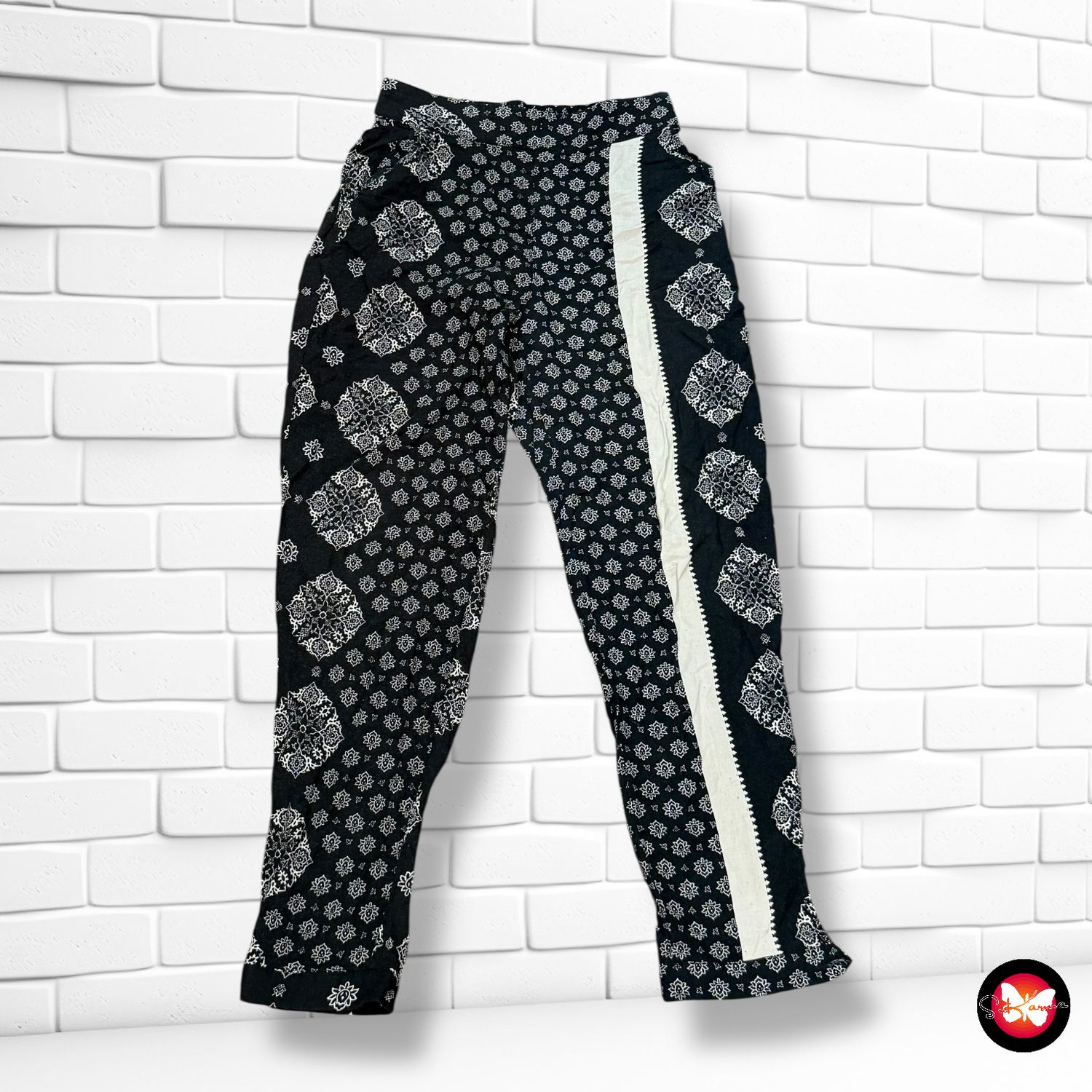 **HOY** Pantalón sueltito OYSHO Talla S