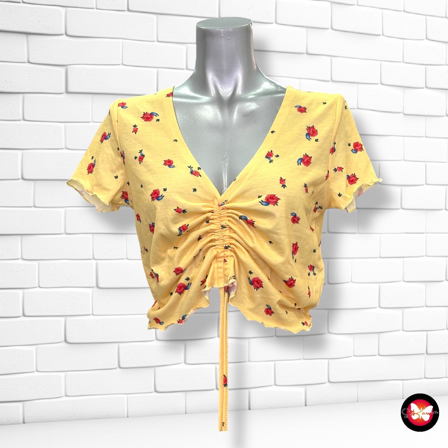 **HOY** Blusa cropped de florecitas SHEIN Talla L