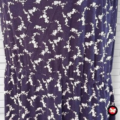 **HOY** Vestido básico de florecitas ANNA FIELD Talla L