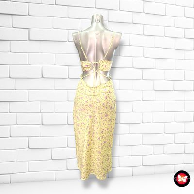 **HOY** Vestido de florecitas cut-out BERSHKA Talla M