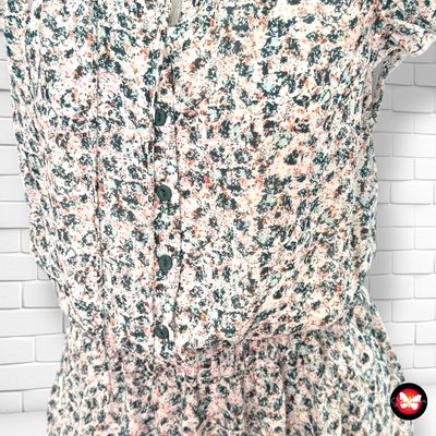 **HOY** Vestido de florecitas con falda de volantes CIRCLE OF MUST Talla 16 años