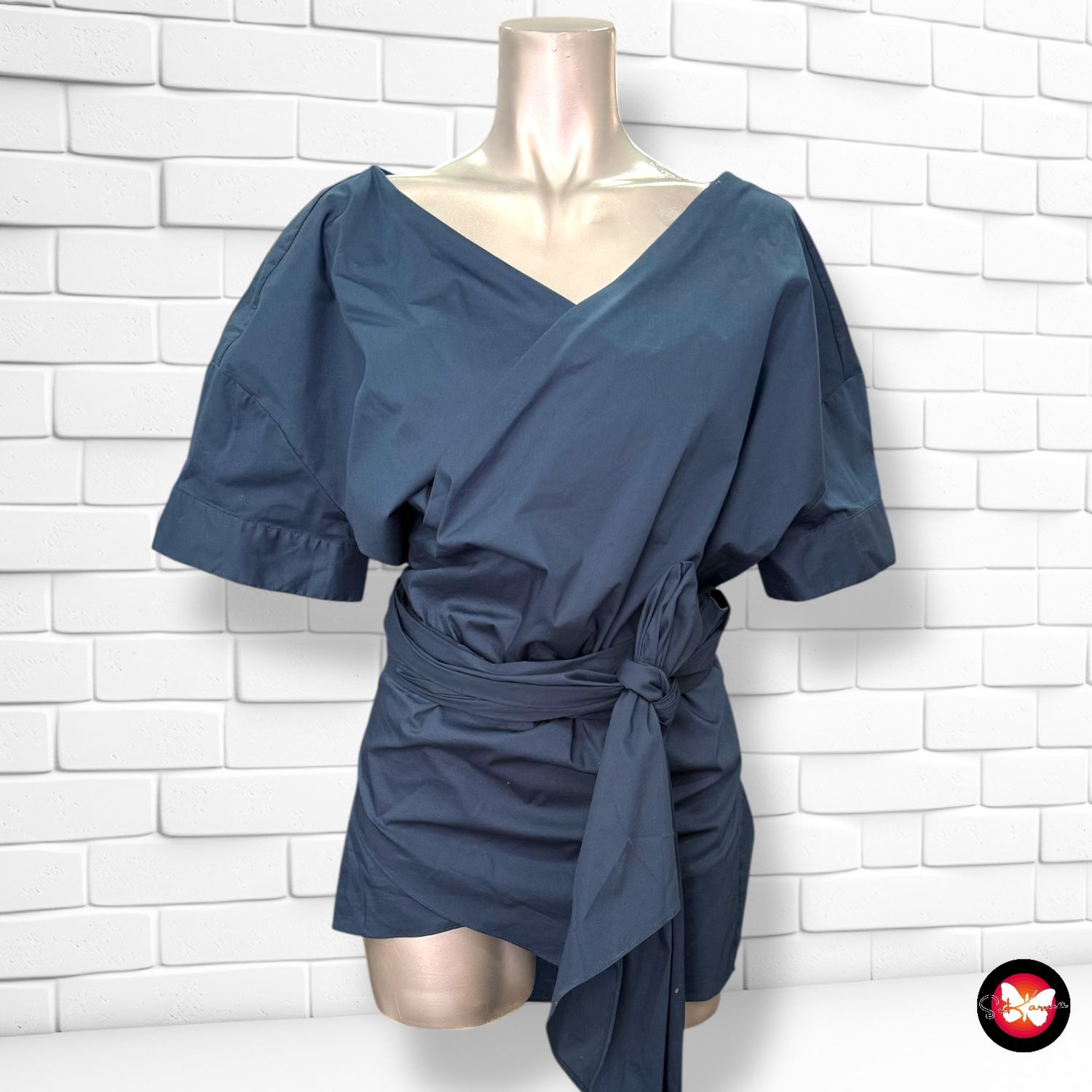 **HOY** Blusa cruzada UNIVERSAL STANDARD Talla S (muy grande)