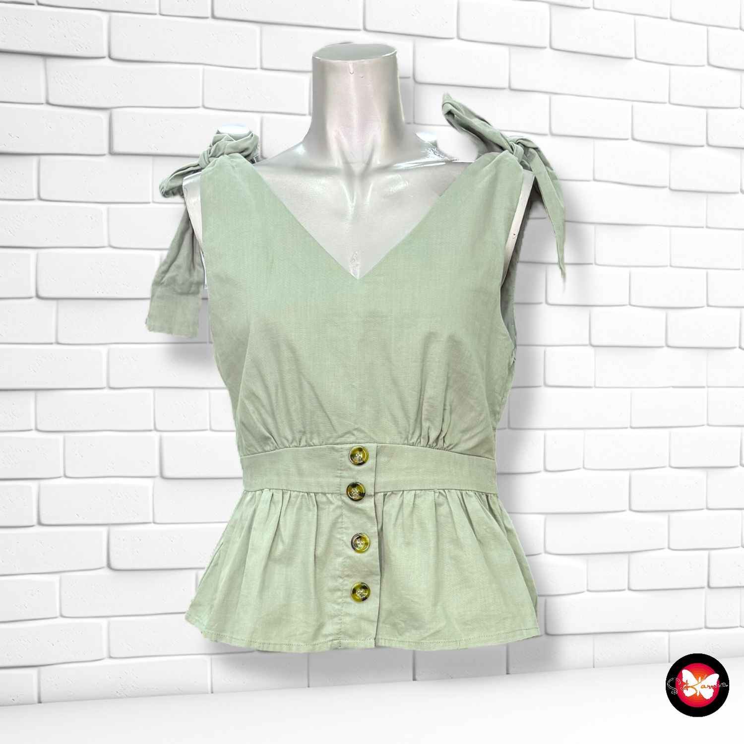 **HOY** Blusa de tirantes con lazos LOVE,  BONITO Talla M (pequeña)