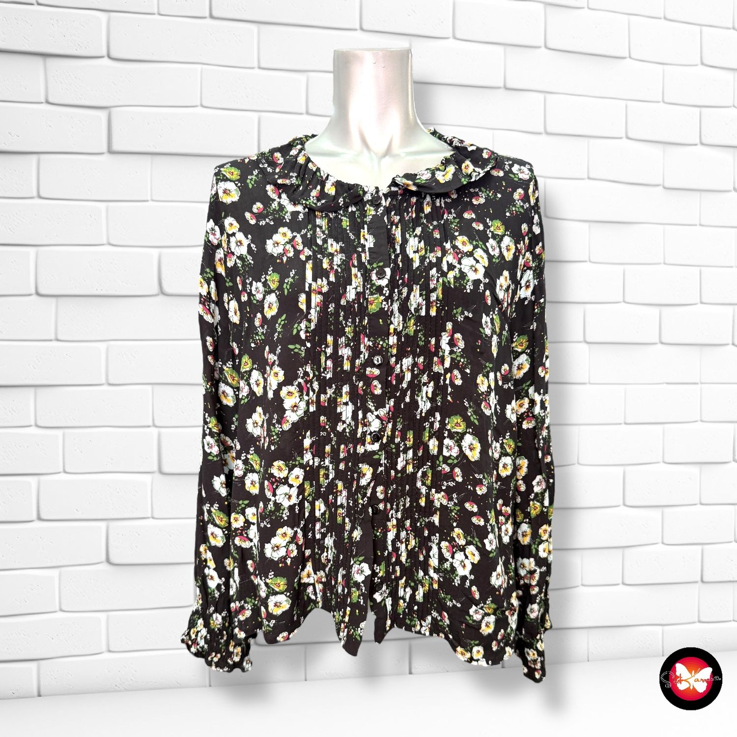 **HOY** Camisa de manga larga con florecitas ZARA Talla XL (pequeña)