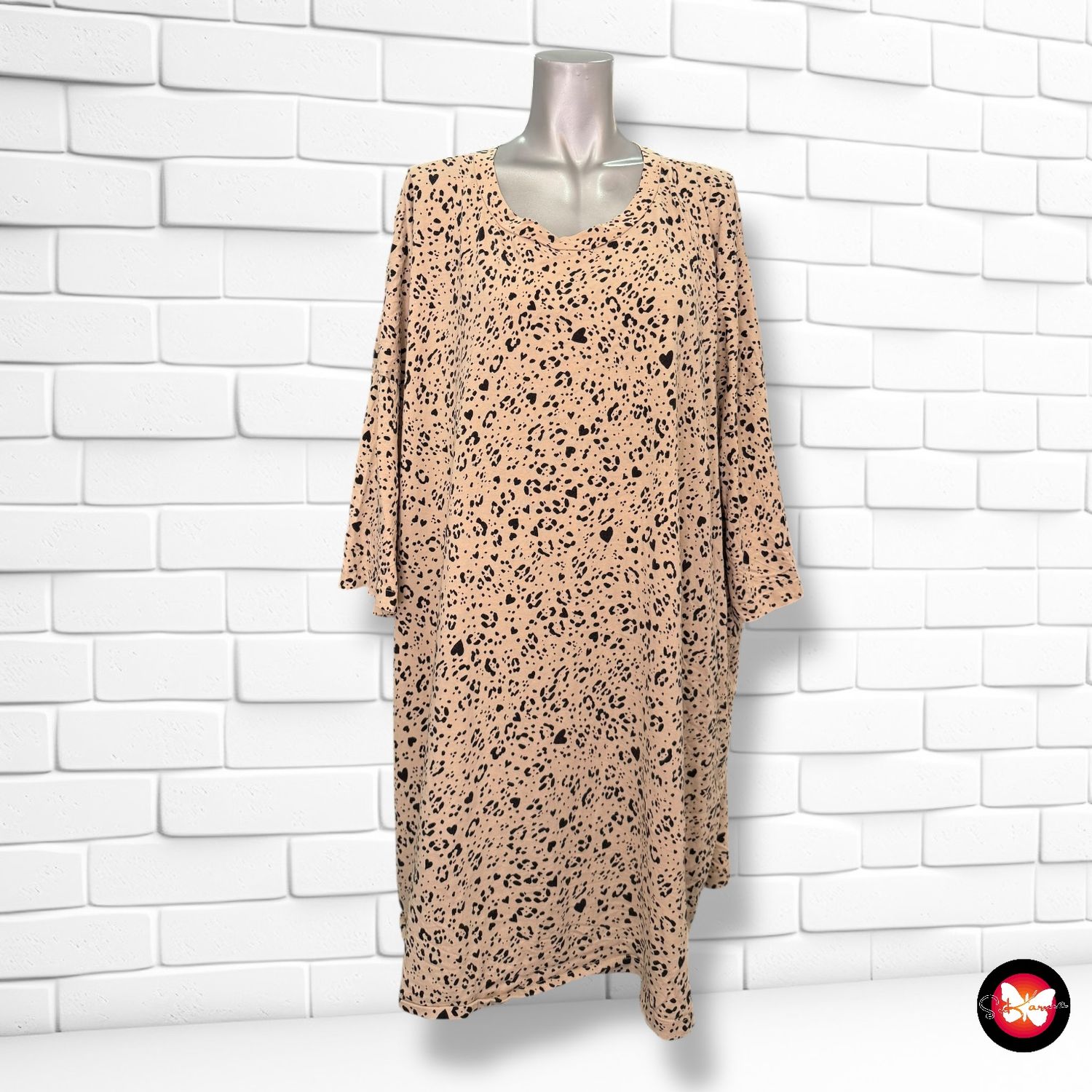 Camiseta de manga corta animal print con corazones ASOS Talla 46 (muy grande)