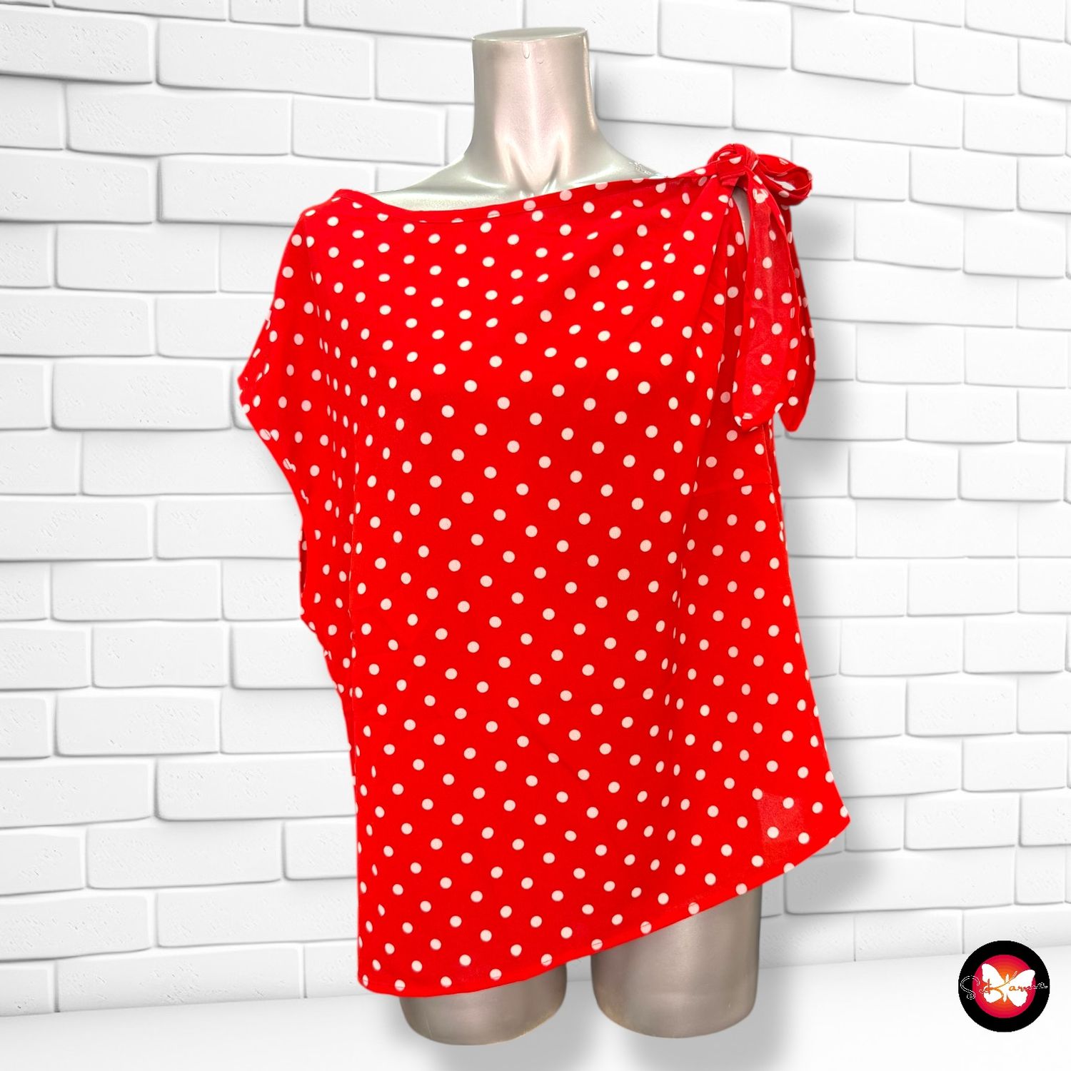 **HOY** Blusa de lunares con lazo SHEIN CURVE Talla 0XL