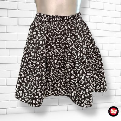**HOY** Falda de florecitas SHEIN Talla S